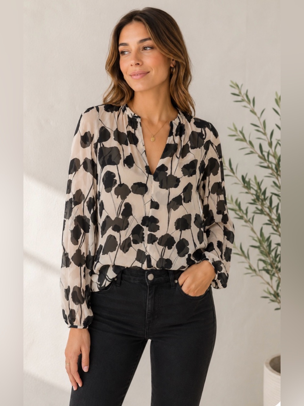 Reiss Black Floral-Print Beige Long-Sleeve Blouse size 0